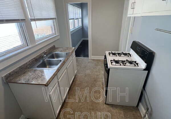 634 E 37 ST