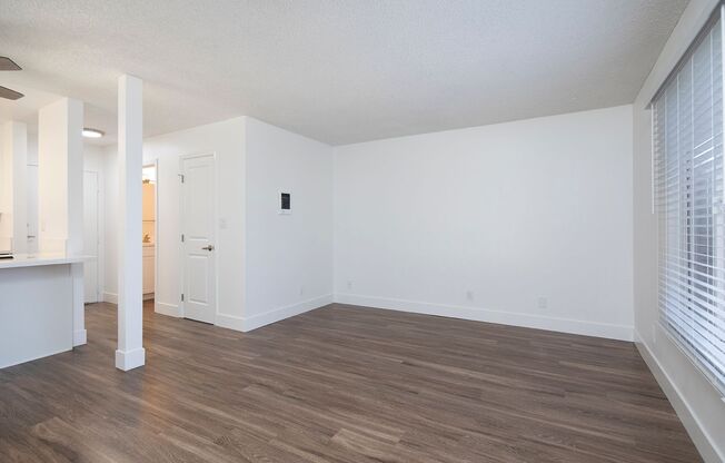 Studio, 1 bath, 437 sqft, $2,195, Unit 27-08