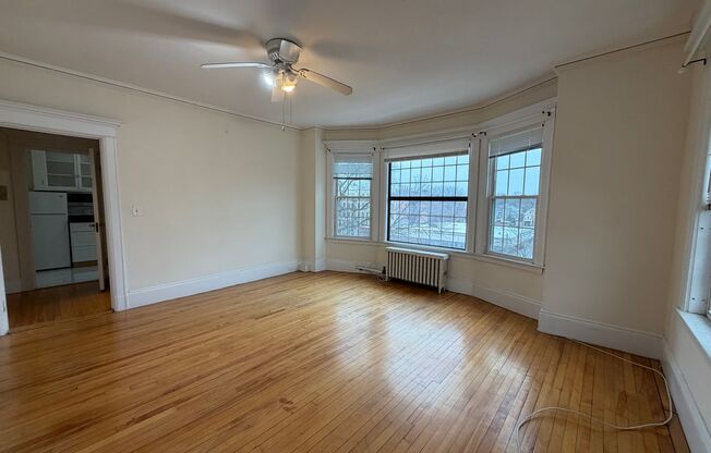 1 bed, 1 bath, 650 sqft, $2,310, Unit 401