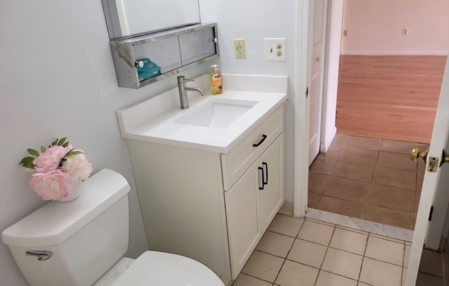 1 bed, 1 bath, 844 sqft, $2,400, Unit 207