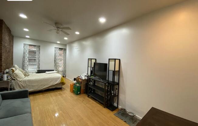 13 W 100 ST