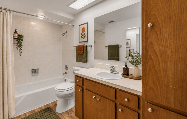1 bed, 1 bath, 738 sqft, $1,425, Unit 1318