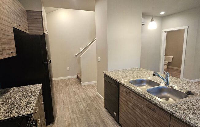 2 beds, 1.5 baths, 1,186 sqft, $1,425, Unit 103