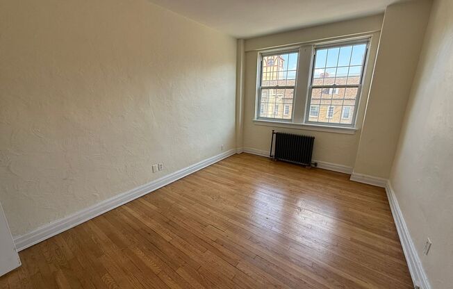 2 beds, 2 baths, 1,303 sqft, $2,200, Unit New King Edward  401