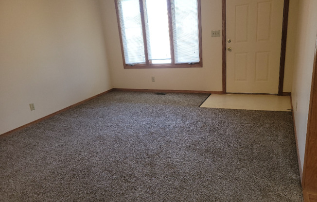 10603 W DOUGLAS