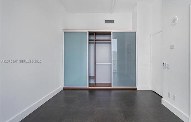 3 beds, 2 baths, $4,300, Unit # 818