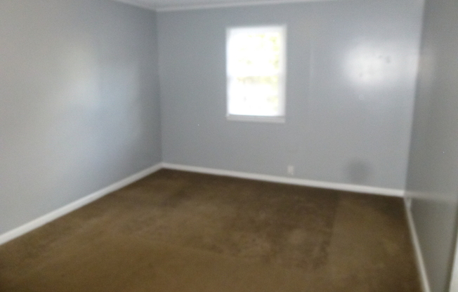 3 beds, 2 baths, $1,100