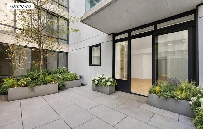 1 bed, 1 bath, 861 sqft, $5,950, Unit 2R