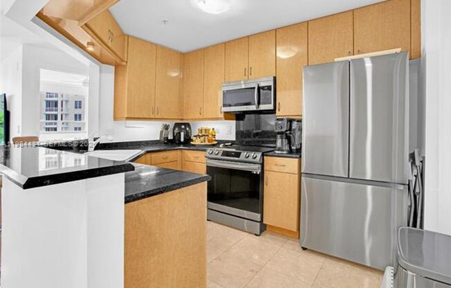 1 bed, 2 baths, 878 sqft, $3,500, Unit 801 Brickell Key Blvd # 907