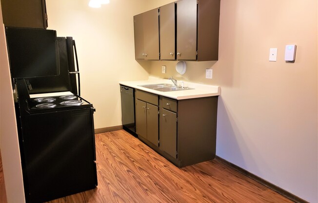 2 beds, 1 bath, 820 sqft, $970, Unit 4400 Wyndsor Terrace Building 5 #31