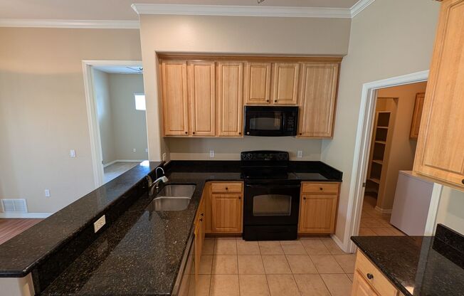 2 beds, 2 baths, $1,750, Unit Unit 2027