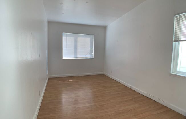 744-746-746 A 47 Ave