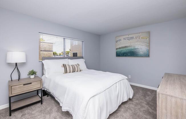 2 beds, 1 bath, 840 sqft, $1,650