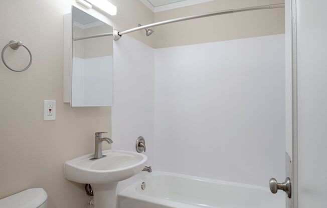 Studio, 1 bath, 550 sqft, $1,495, Unit C