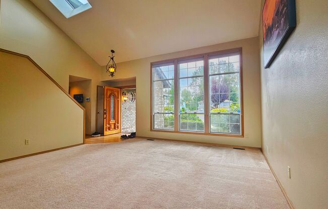 Beautiful 3 Bed 2.5 Bath Home in Sought After Federal Way