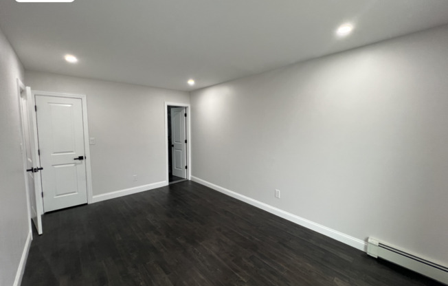 3 beds, 2 baths, $3,395, Unit 3