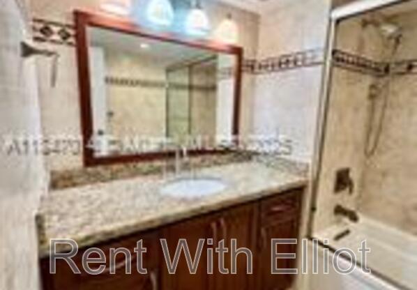 3100 W Rolling Hills Cir