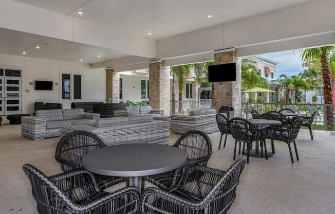 Outdoor Lounge at Centre Pointe Apartments in Melbourne, FL