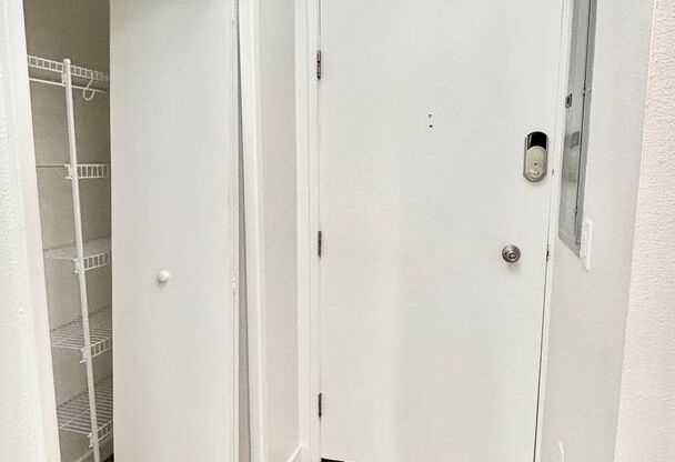 2 beds, 2 baths, 950 sqft, $1,675, Unit 205