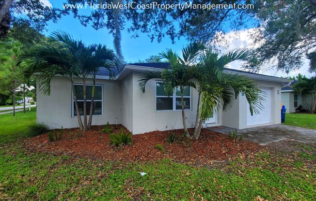 SLEEK -MODERN 3 BEDROOM/2 BATH WITH SUPER SARASOTA LOCATION!