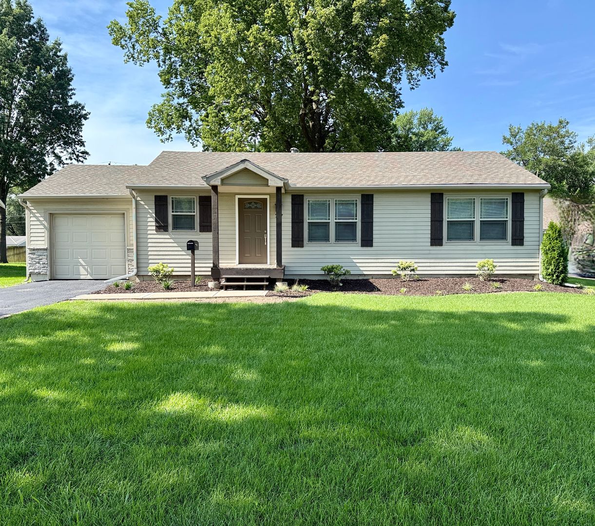 Charming Updated 3-Bedroom Ranch Home for Rent!