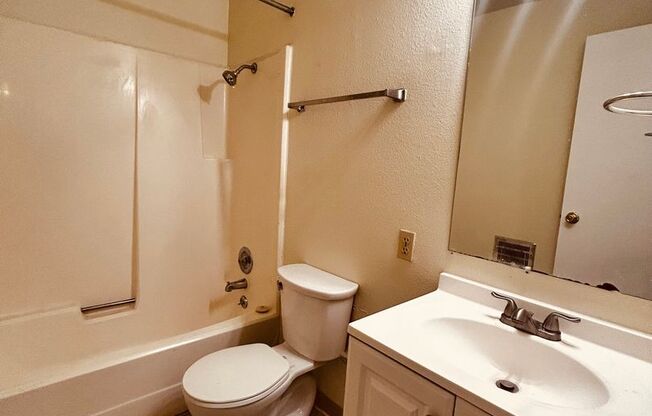 1 bed, 1 bath, 576 sqft, $1,020, Unit 9