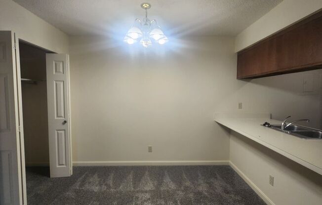 1 bed, 1 bath, 790 sqft, $905, Unit 5077