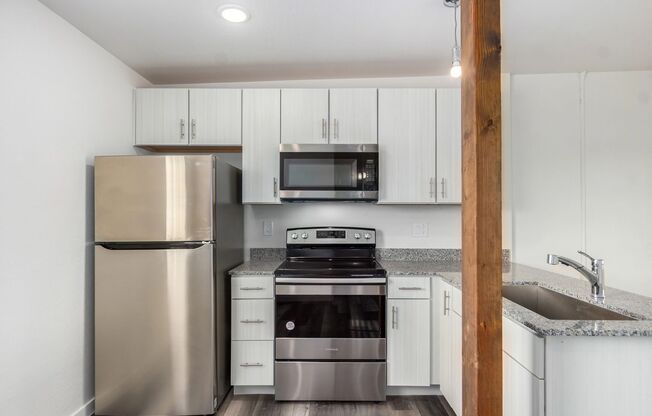 1 bed, 1 bath, 650 sqft, $1,350, Unit 17
