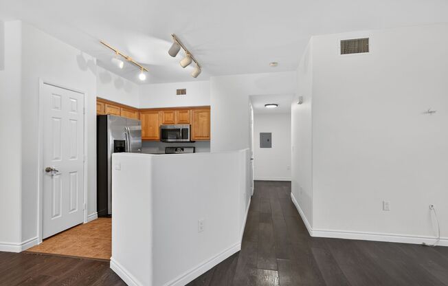 MOVE-IN READY 3-BEDROOM LOWER-LEVEL CONDO IN FANTASTIC GATED COMMUNITY!