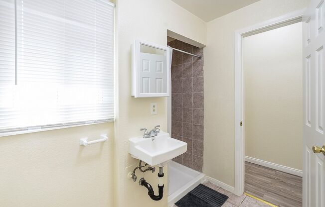 Studio, 1 bath, 277 sqft, $1,145, Unit 222