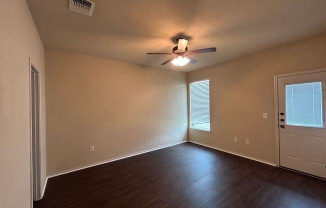 3 beds, 2 baths, $1,550