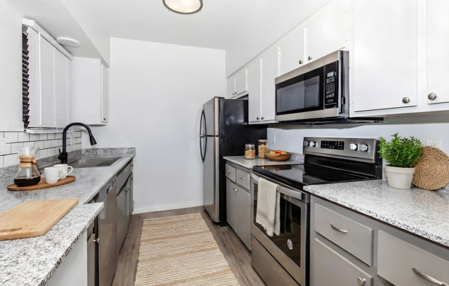 2 beds, 2 baths, 817 sqft, $1,175, Unit 124