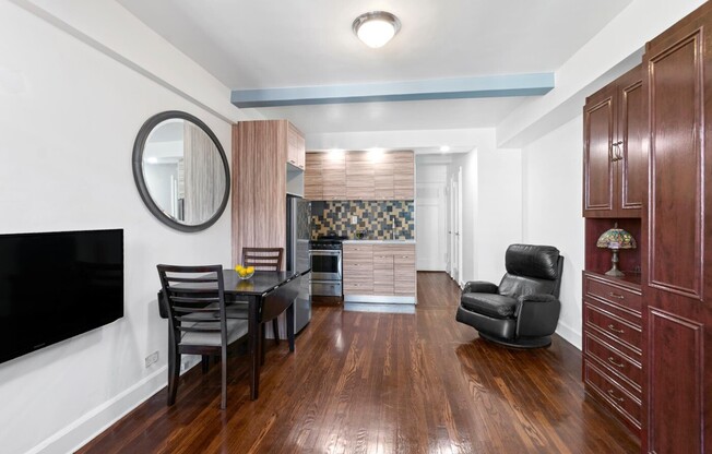 Studio, 1 bath, $2,750, Unit 1402