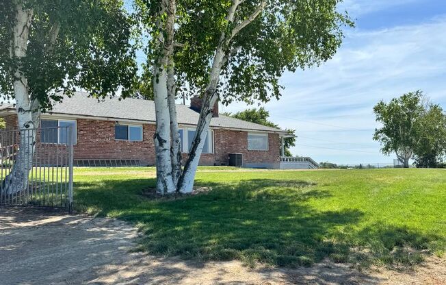 Large lower valley home, freshly remodeled, must see inside!