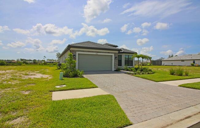 4400 LAKESIDE GRV PL