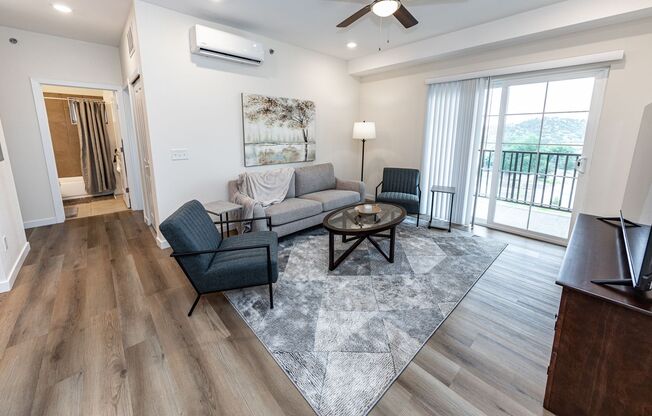 2 beds, 2 baths, 855 sqft, $1,850, Unit 5661 #304 Silverstone