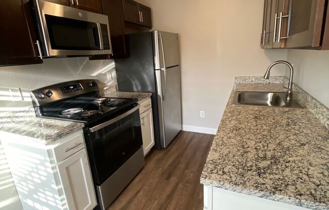 2 beds, 1 bath, 634 sqft, $1,999, Unit 430-07