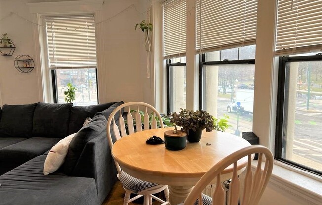 374 Chestnut Hill Ave