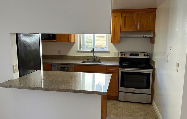 1 bed, 1 bath, 600 sqft, $2,295, Unit 06