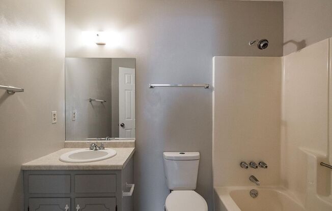 2 beds, 2 baths, $1,200, Unit 153
