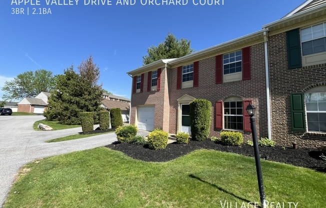 702 APPLE VLY DR
