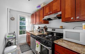 381 MACON ST