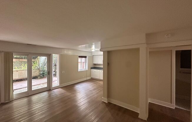 052 (2729 Lombard)