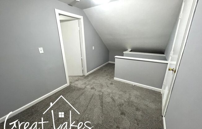 3 beds, 1 bath, 1,429 sqft, $1,200