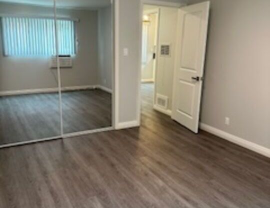 1 bed, 1 bath, 859 sqft, $2,100