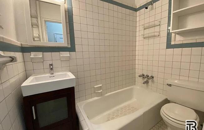 247 W 102 ST