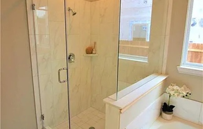 2409 W ROBERT ST