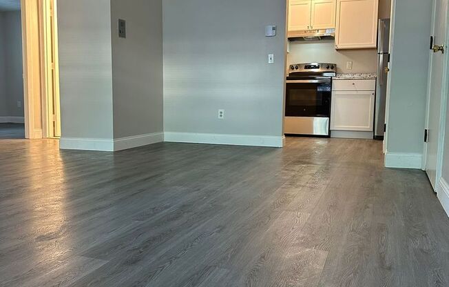 2 beds, 1 bath, $1,750, Unit 6