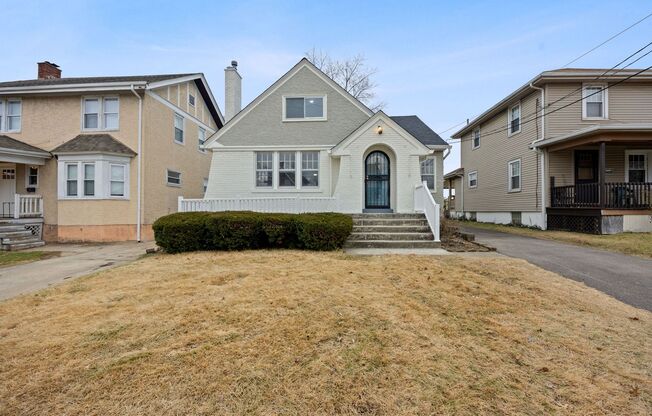 HYDE PARK - Adorable 3+ bed bungalow 2.5 baths