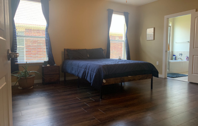 5900 ZACHARY SCOTT ST